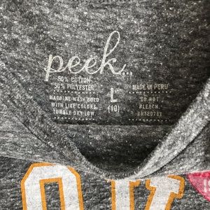 Peek Shirts & Tops - Adorable Peek T-shirt Peek Shirts & Tops - Adorable Peek T-shirt